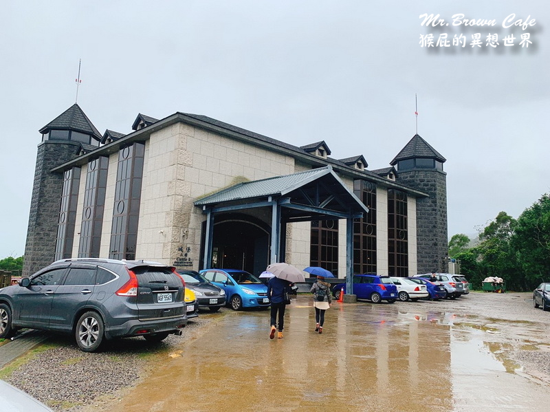 伯朗咖啡館頭城城堡咖啡二館｜宜蘭頭城景點推薦，享受愜意的下午茶時光，宜蘭雨天備案景點 @猴屁的異想世界