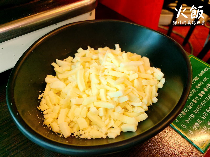 梨大火飯불밥｜韓國首爾自由行，食尚玩家推薦超人氣火飯好吃CP值高，地鐵梨大站3號出口（梨大美食推薦、梨大必吃美食） @猴屁的異想世界