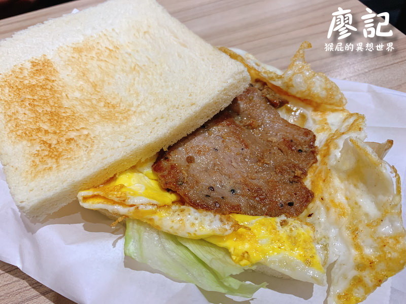 【台中美食】廖記燒餅豆漿！蛋餅、小籠湯包超級好吃！燒餅一下就賣光！內有廖記燒餅豆漿菜單！青海路家樂福旁！(逢甲燒餅豆漿、逢甲美食、逢甲早餐、逢甲宵夜) @猴屁的異想世界