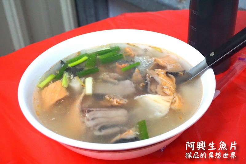 阿興生魚片｜墾丁必吃美食，後壁湖生魚片20片只要100元，CP值超高 @猴屁的異想世界