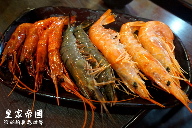 皇家帝國麻辣火鍋吃到飽｜台北最強麻辣鍋吃到飽，食材超多、海鮮超威大推，哈根達斯吃到飽 @猴屁的異想世界