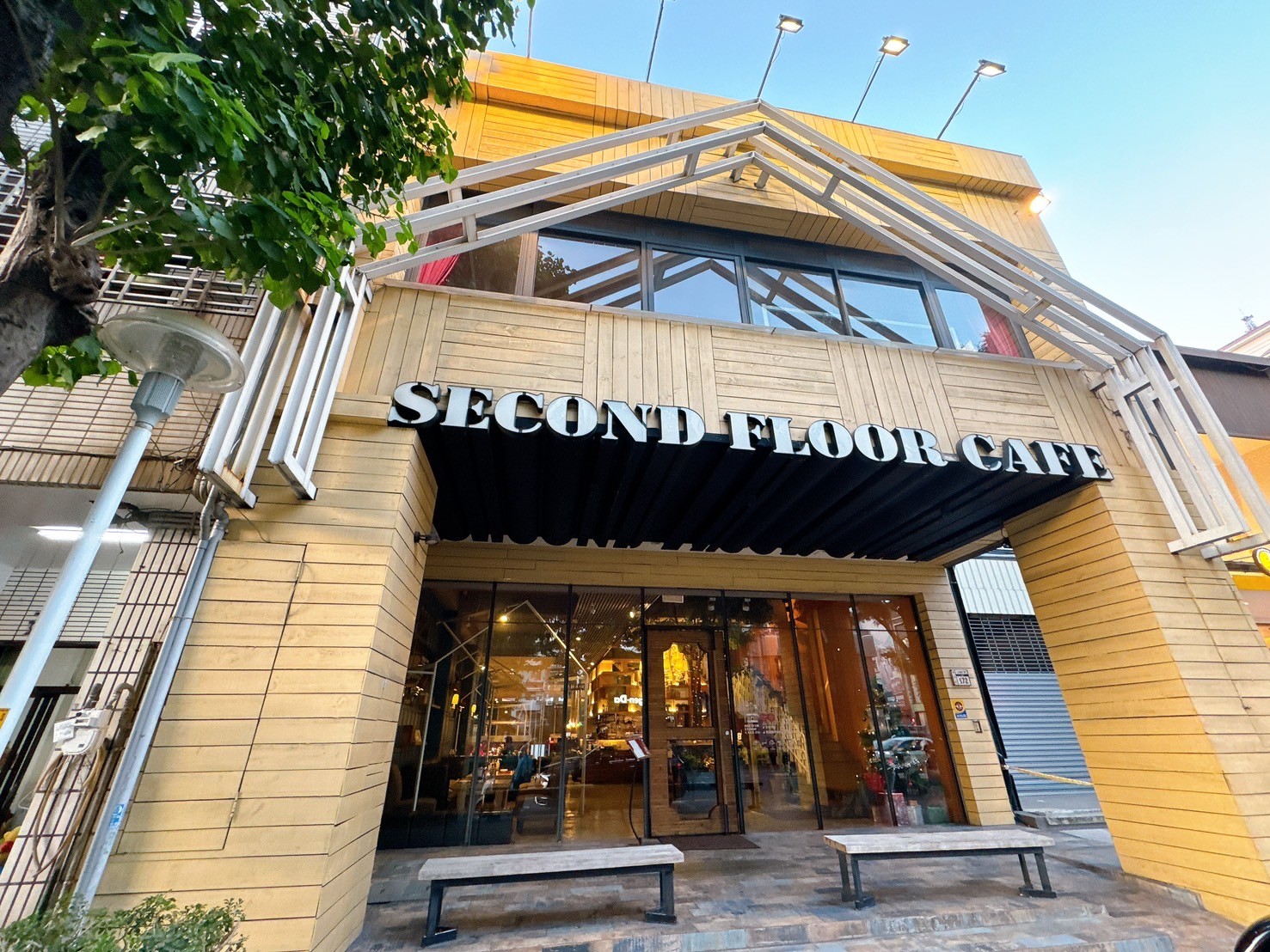 【台中美食】貳樓餐廳 Second Floor Cafe(公益店)！環境優、適合聚餐！