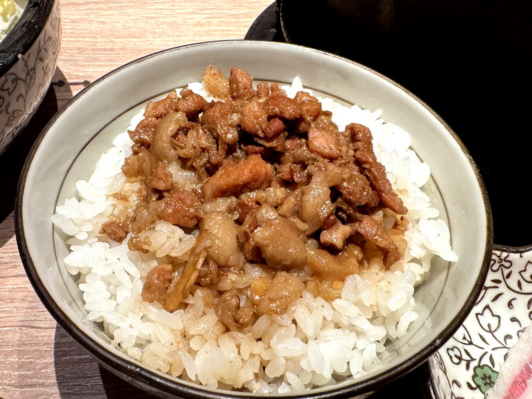 湯棧中清店｜台中平價火鍋推薦，麻油雞鍋、燒酒雞鍋超大份量，營業到凌晨2點 @猴屁的異想世界
