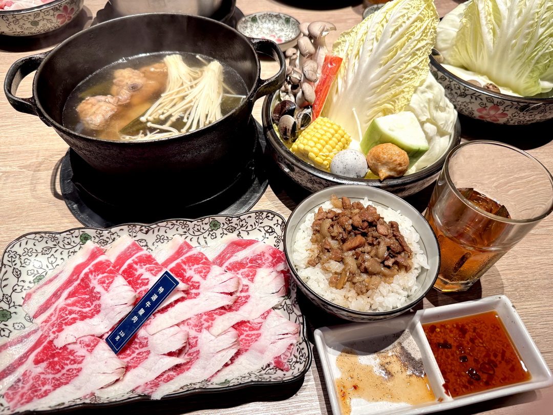 湯棧中清店｜台中平價火鍋推薦，麻油雞鍋、燒酒雞鍋超大份量，營業到凌晨2點 @猴屁的異想世界