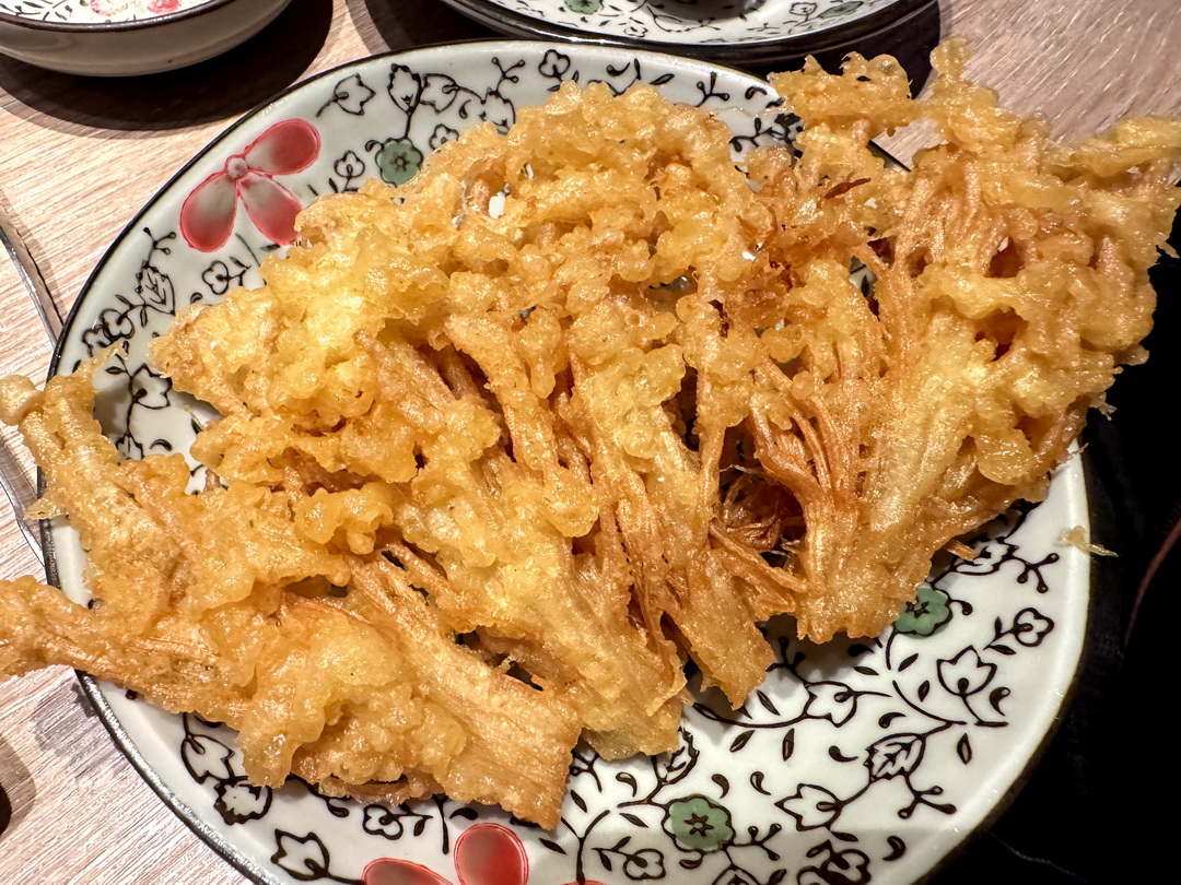 湯棧中清店｜台中平價火鍋推薦，麻油雞鍋、燒酒雞鍋超大份量，營業到凌晨2點 @猴屁的異想世界