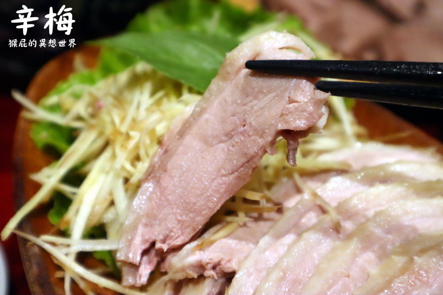 辛梅阿嬤的味道｜桃園平鎮美食滷肉飯跟乾麵都超讚，熔岩溫泉蛋爆漿超誘人，古早味小吃有阿嬤的味道，Google評價4.7顆星 @猴屁的異想世界