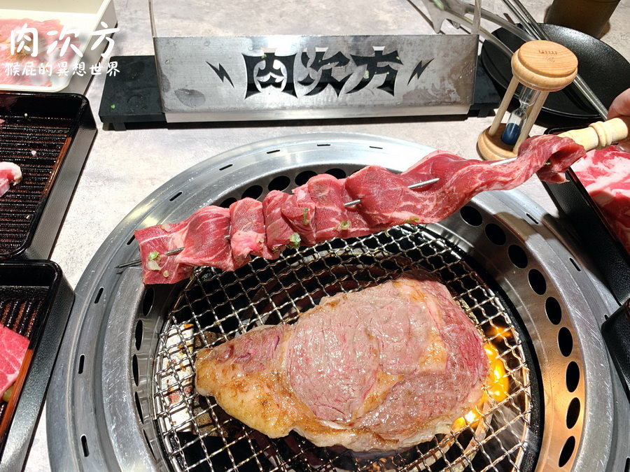 肉次方西門町｜台北燒肉吃到飽，王品集團肉次方燒肉吃到飽598元起，肋眼牛排超好吃，超難訂位 @猴屁的異想世界