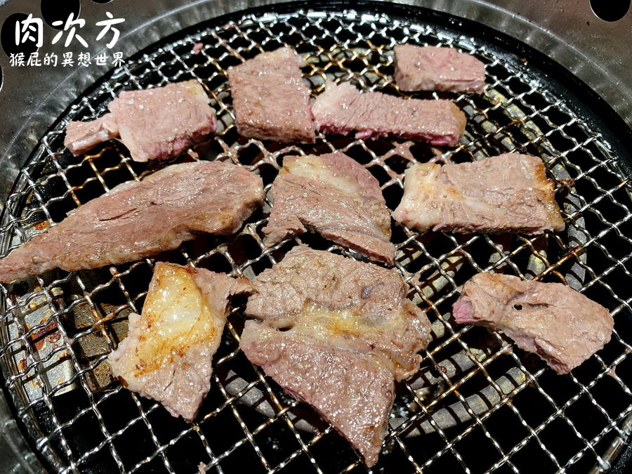 肉次方西門町｜台北燒肉吃到飽，王品集團肉次方燒肉吃到飽598元起，肋眼牛排超好吃，超難訂位 @猴屁的異想世界