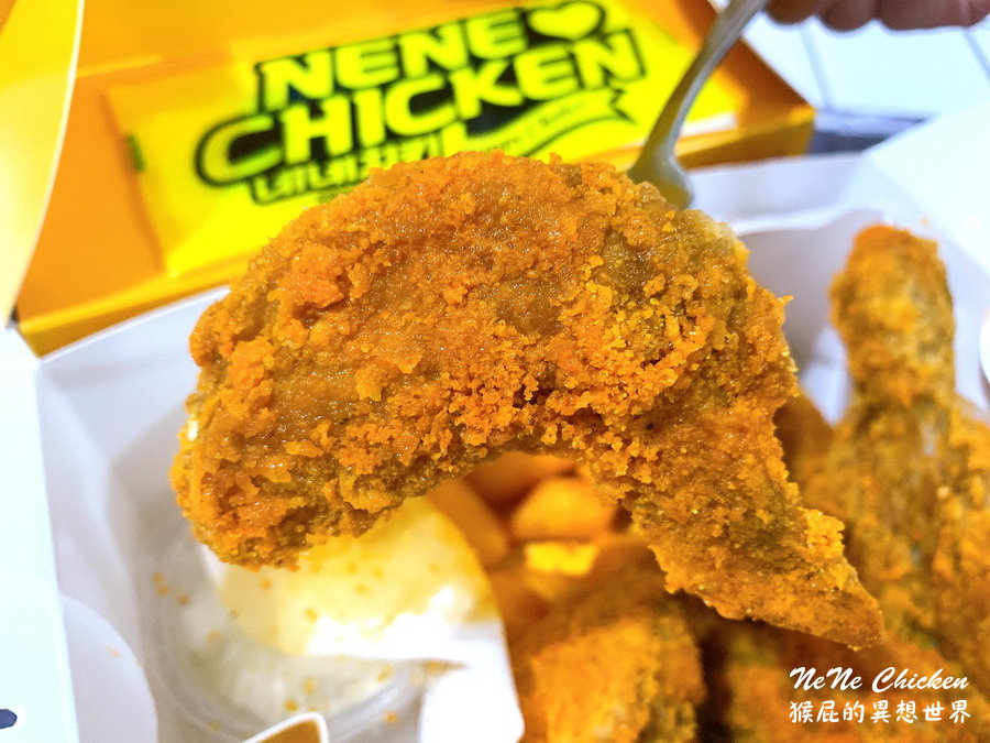 NeNe Chicken三重三和店外送｜神奇辣起司炸雞真的太好吃了，蜂蜜蒜脆薯也很讚，三重外送美食 @猴屁的異想世界