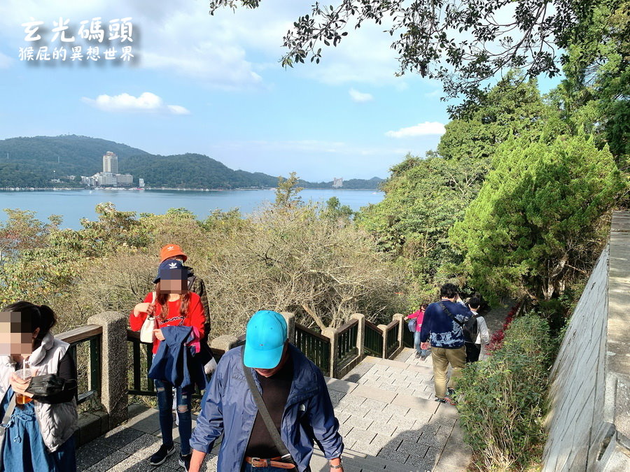 南投日月潭遊湖推薦，搭船去玄光碼頭(玄光寺)！必吃金盆阿嬤香菇茶葉蛋！內有日月潭船班資訊！ @猴屁的異想世界