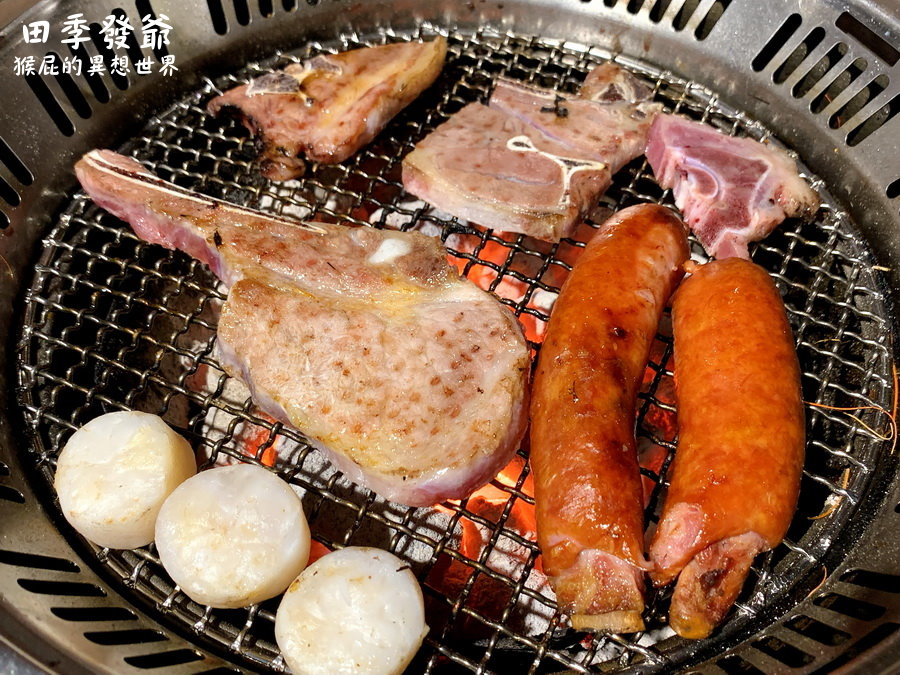 田季發爺燒肉台中逢甲店｜台中燒肉吃到飽，全新菜單有和牛、生蠔，台中宵夜推薦！ @猴屁的異想世界