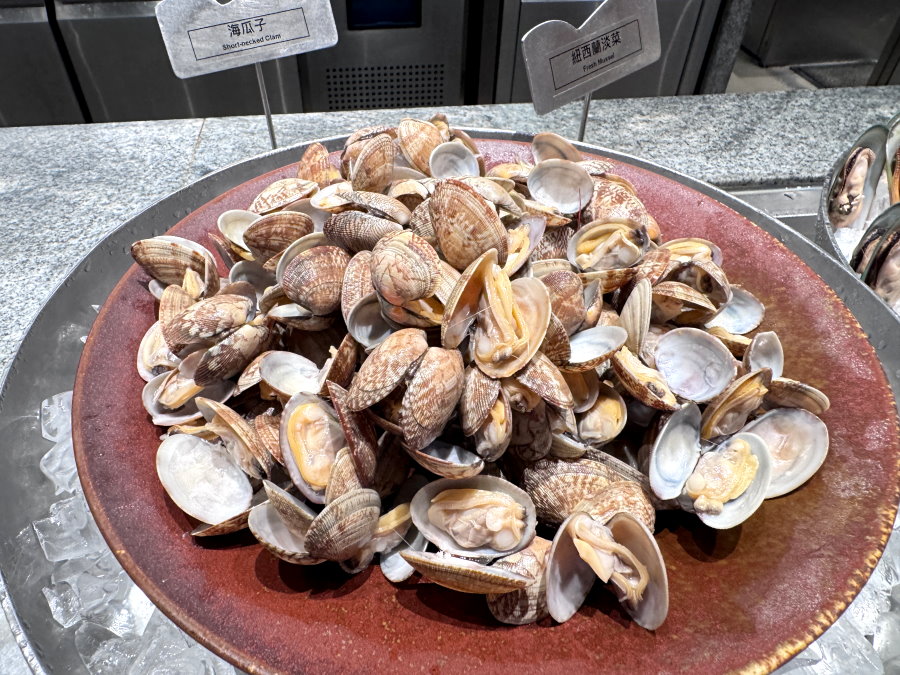 饗食天堂台中大遠百店｜台中吃到飽餐廳推薦，饗食天堂全新改裝，假日有干貝吃到飽 @猴屁的異想世界