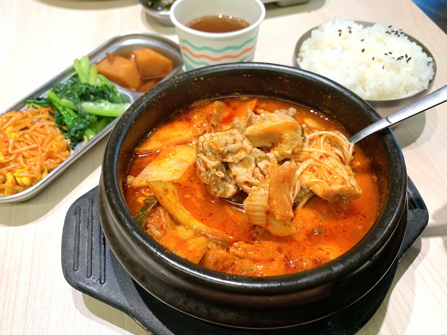 韓喜堂｜隱藏在台大附近巷弄平價韓式料理，辣豆腐豬肉鍋好吃，有小菜跟飲料(台北韓式料理)