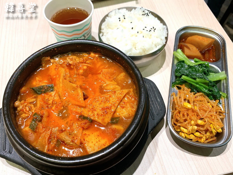 韓喜堂｜隱藏在台大附近巷弄平價韓式料理，辣豆腐豬肉鍋好吃，有小菜跟飲料 @猴屁的異想世界