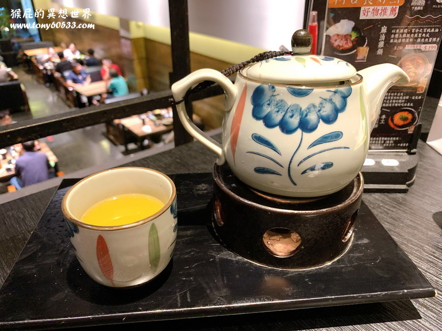 阿Q茶舍｜台中不限時24小時泡沫紅茶店，火鍋、簡餐都很出色，有免費停車場，吃宵夜的好地方 @猴屁的異想世界