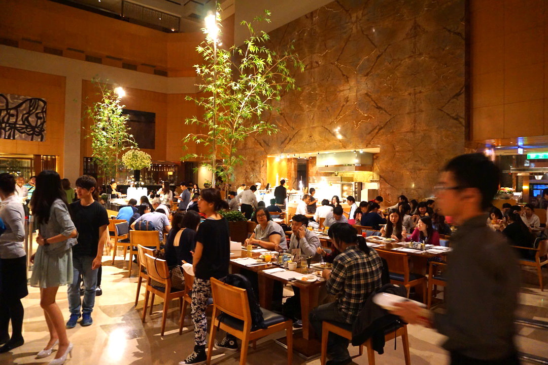 【台北吃到飽推薦】喜來登大飯店十二廚自助餐，平日4人同行1人免費，捷運善導寺站 @猴屁的異想世界