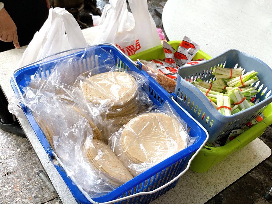 真好味烤鴨莊｜台中超人氣美村路烤鴨，每天都在排隊生意超好，一鴨兩吃超滿足 @猴屁的異想世界