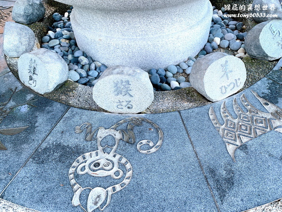 四重溪溫泉公園｜屏東免費泡腳景點，還有日式神社跟公仔可愛又好拍，溫泉季還會有燈海 @猴屁的異想世界