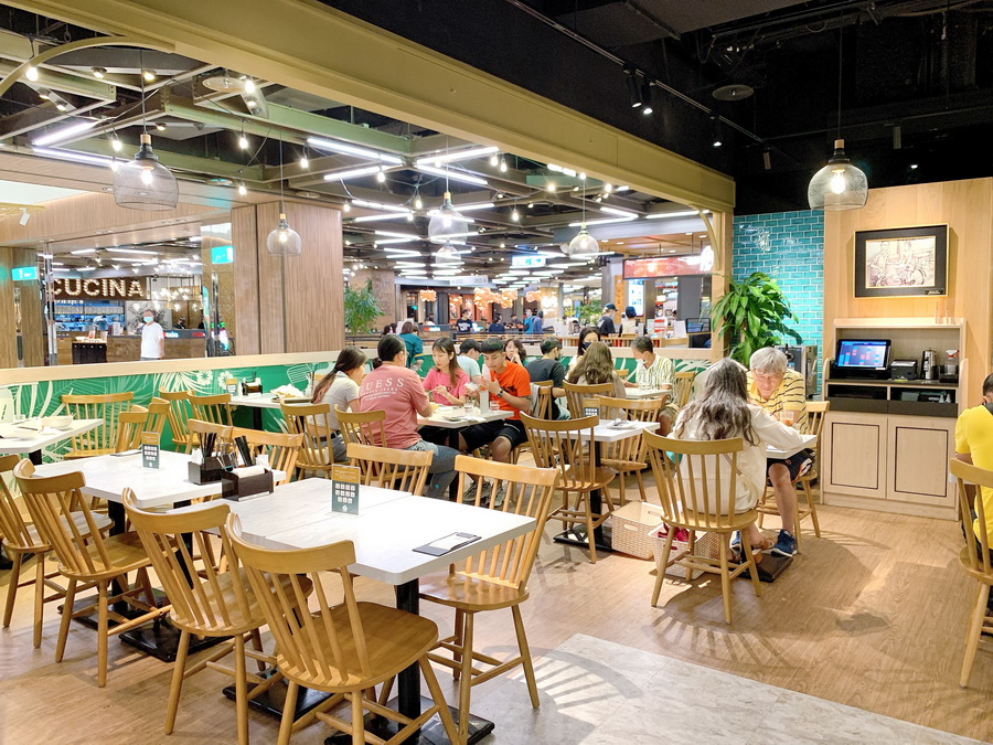 金爸爸PappaRich cafe｜台中新光餐廳推薦，正宗馬來西亞餐廳，必點叻沙咖哩、海南雞、牛肉拋餅 @猴屁的異想世界