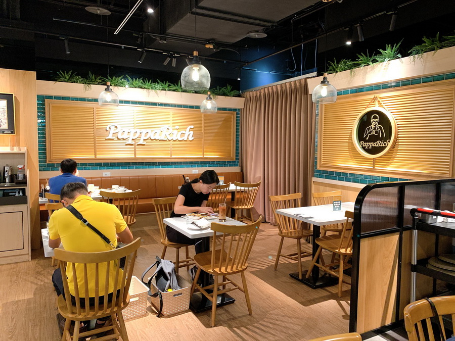 金爸爸PappaRich cafe｜台中新光餐廳推薦，正宗馬來西亞餐廳，必點叻沙咖哩、海南雞、牛肉拋餅 @猴屁的異想世界