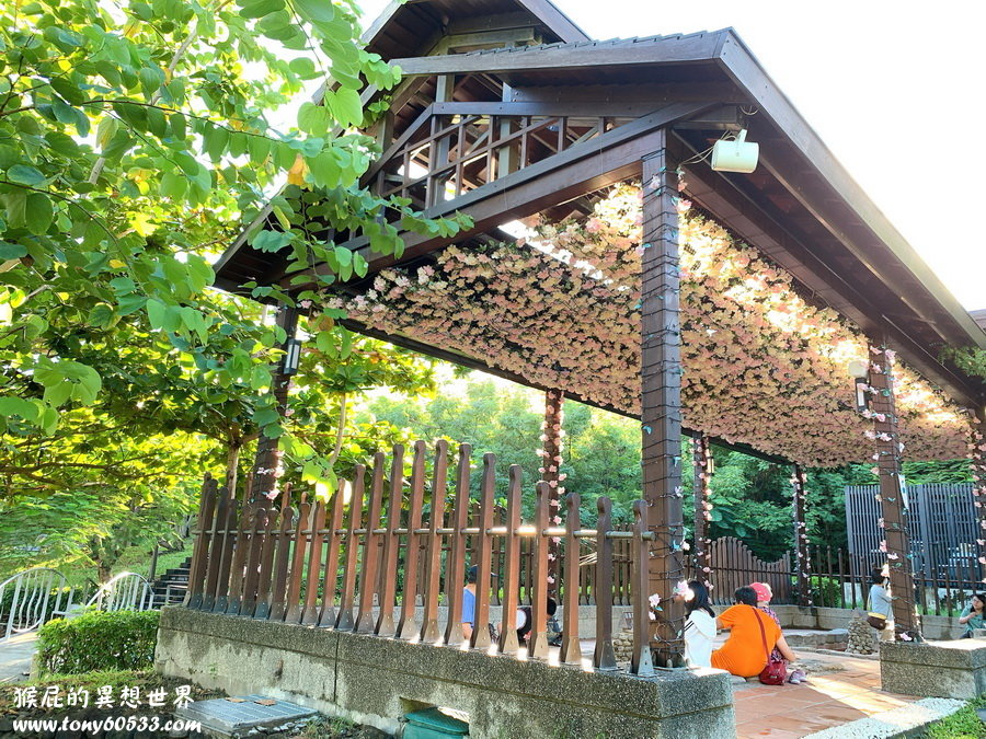 四重溪溫泉公園｜屏東免費泡腳景點，還有日式神社跟公仔可愛又好拍，溫泉季還會有燈海 @猴屁的異想世界