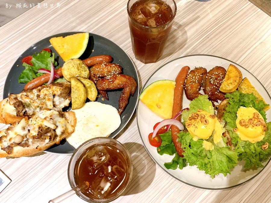 找晨手作輕食料理｜台中北屯超人氣早午餐，班尼迪克蛋好吃，搭配肉食系套餐有雞翅香腸很可以 @猴屁的異想世界