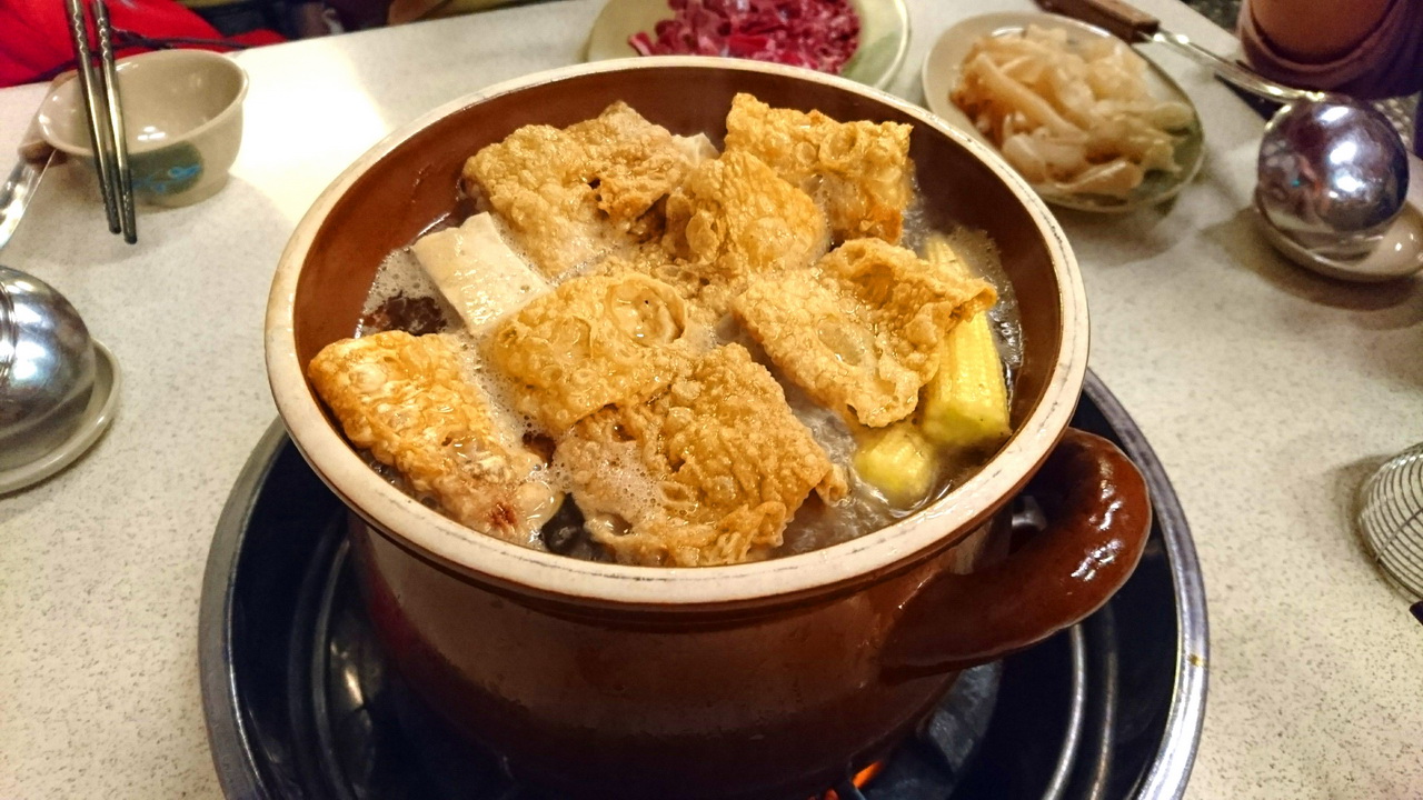 霸味薑母鴨全台總店｜三重排隊美食，冬天就是要吃薑母鴨，排隊排到天荒地老 @猴屁的異想世界