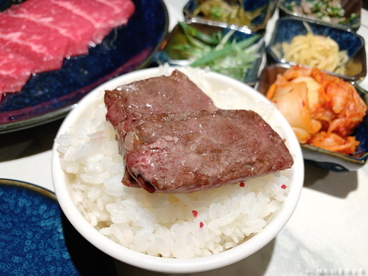 老井燒肉美村店｜台中必吃燒肉，跟屋馬、茶六齊名的高檔燒肉店，GOOGLE破萬則評論4.9分超厲害，當月壽星有畫盤超可愛，台中包廂餐廳(台中燒肉推薦) @猴屁的異想世界