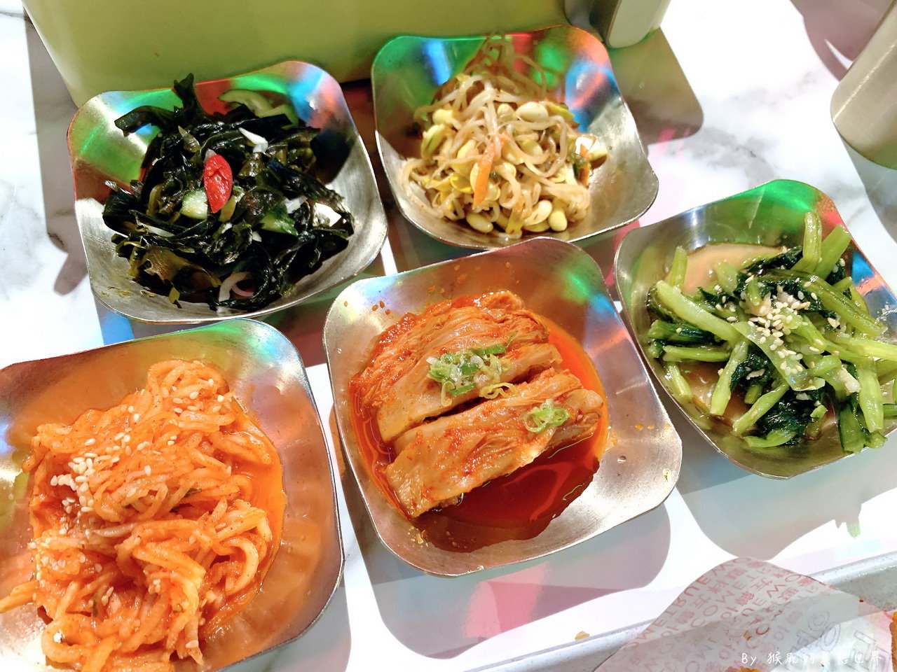 初瓦韓式料理西門店｜王品旗下新品牌韓式料理，跟韓國主廚聯手打造，5種小菜吃到飽，雙人套餐超豐盛 @猴屁的異想世界
