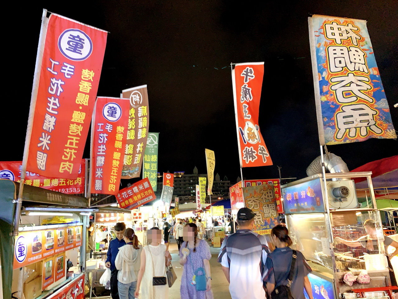 台中大慶夜市必吃美食，超好吃新加坡叻沙麵1秒到國外，5種湯底海陸自由配，星期三五六營業｜吉寶叻沙麵 @猴屁的異想世界