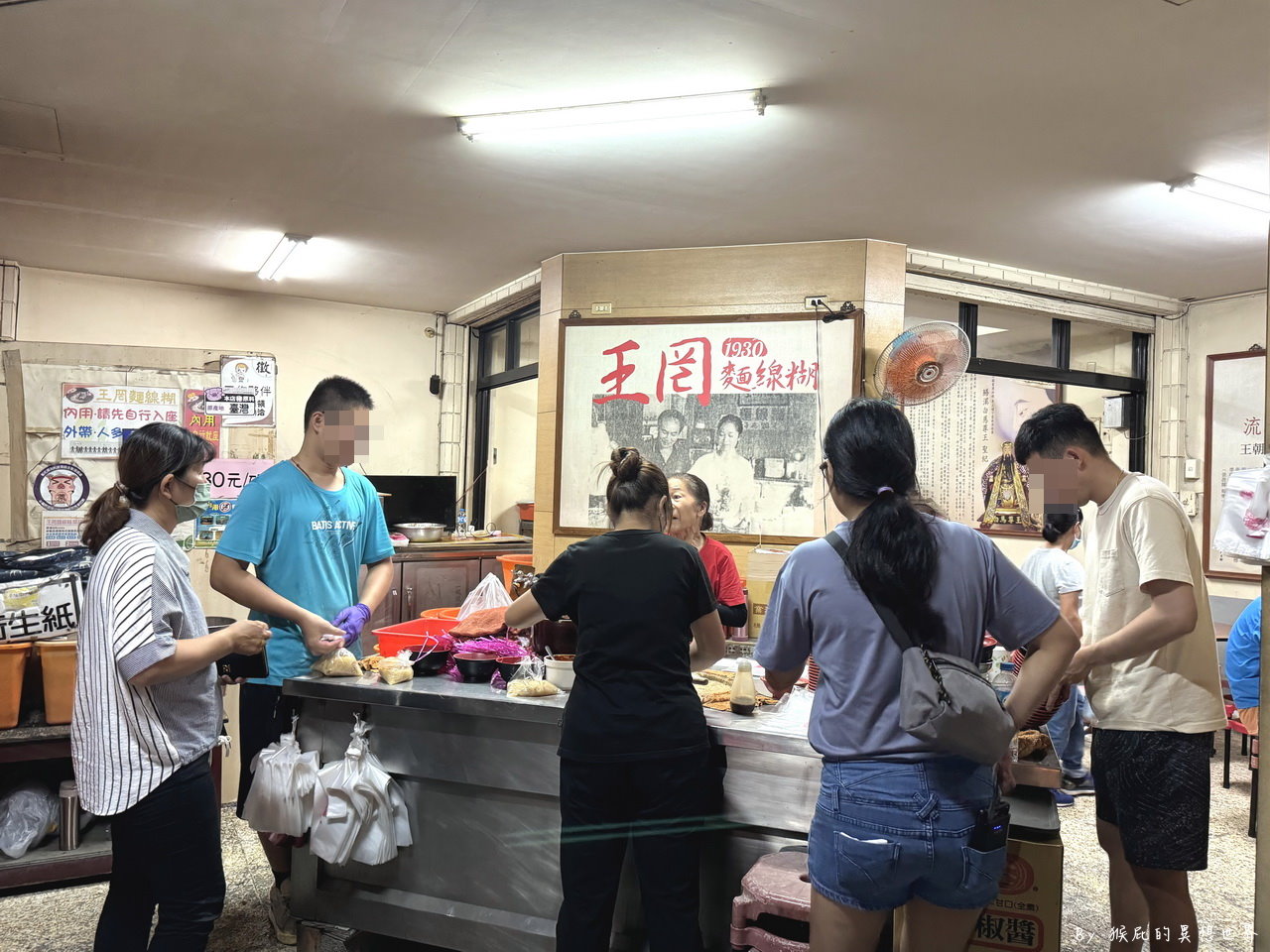 鹿港老街麵線糊百年老店，民國19年就開店，1碗30元純手工麵線生意超級好｜王罔麵線糊 @猴屁的異想世界