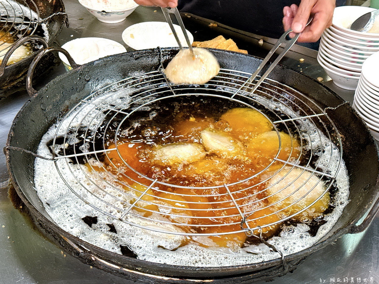 鹿港老街隱藏版肉圓，市場祖傳三代超人氣肉圓大排隊，開店3小時就賣完晚來吃不到｜肉圓林 @猴屁的異想世界