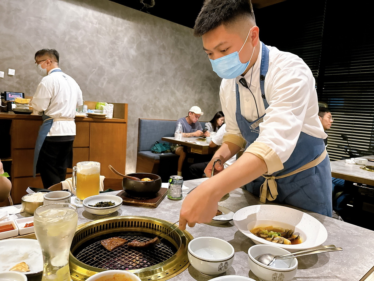 傳說中台中最好吃韓式燒肉，9種小菜吃到飽，全程專人代烤，套餐很豐盛，燒肉風間品牌｜Ribbon醴本韓國正統燒肉 @猴屁的異想世界