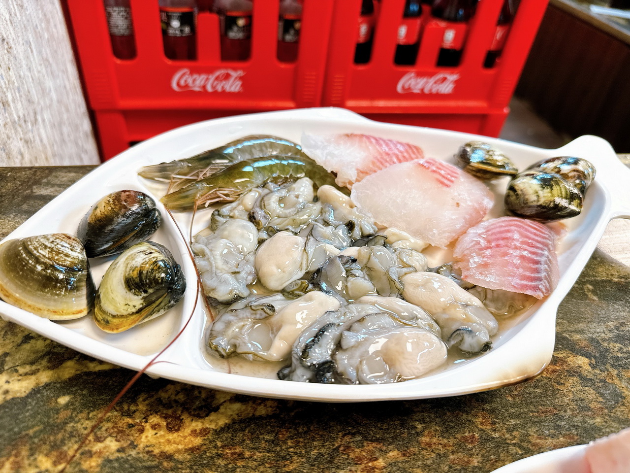 三重超夯平價石頭火鍋，沙朗牛肉炒過更香，海鮮超威，沙茶醬超優，正義國小對面｜鍋士無雙精緻石頭火鍋 @猴屁的異想世界