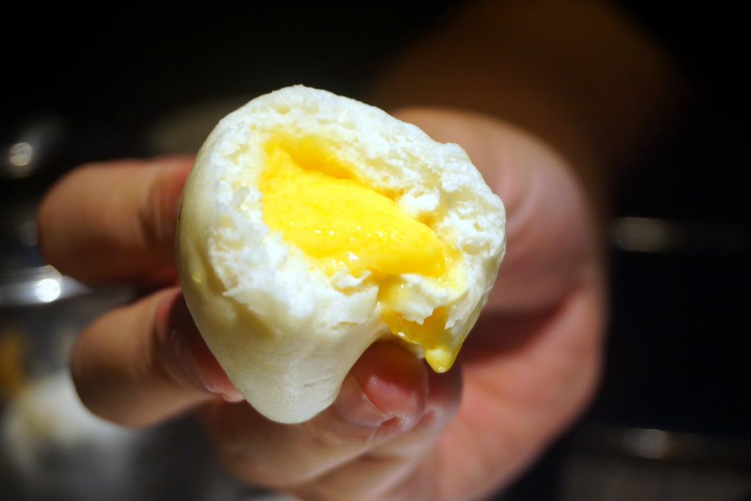 村民食堂廚窗港點｜桃園創意港點吃到飽推薦，必吃鮮蝦腸粉、爆漿奶皇包 @猴屁的異想世界