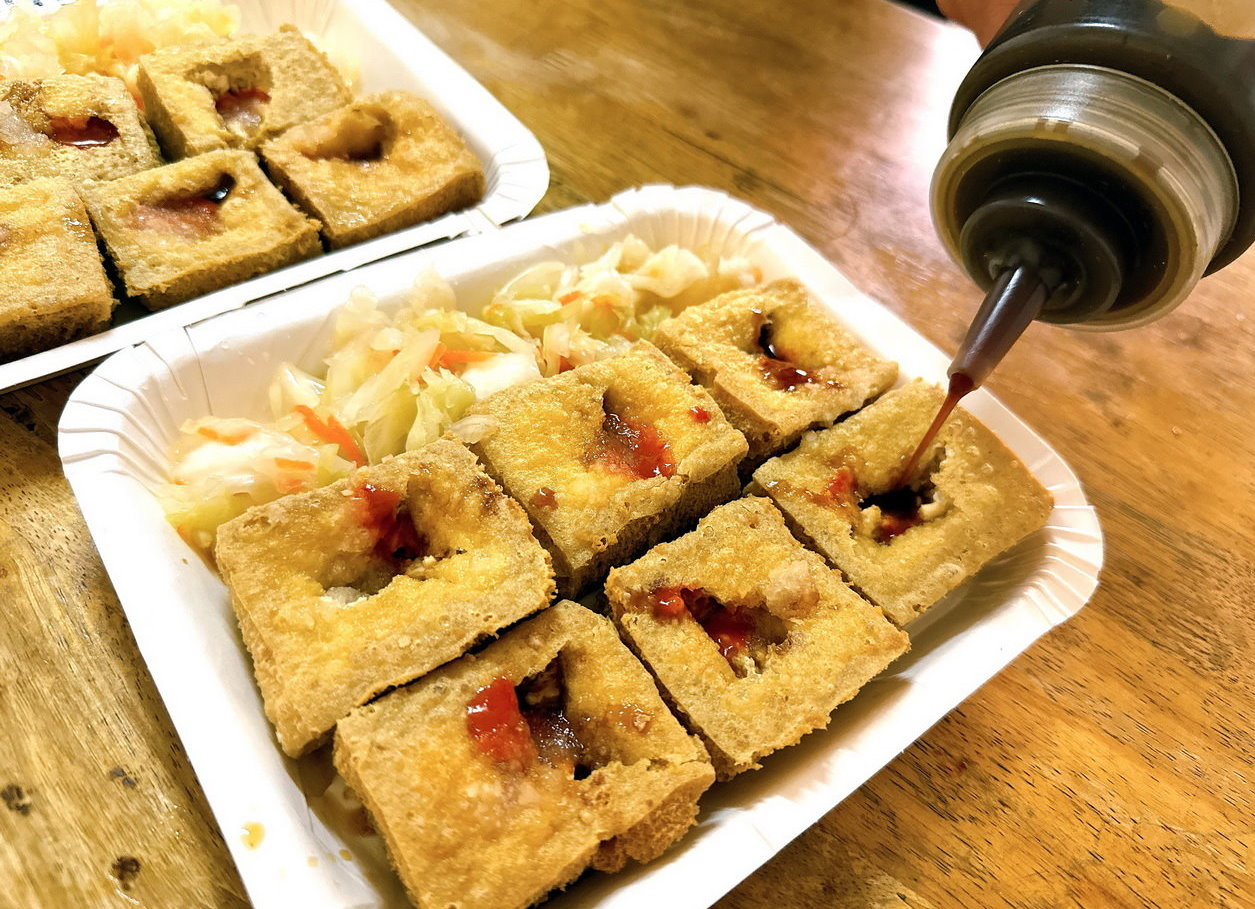 濃鄉臭豆腐｜在地人狂推台中第一名臭豆腐！外酥內嫩超涮嘴，內用免費湯品飲料超佛心 @猴屁的異想世界