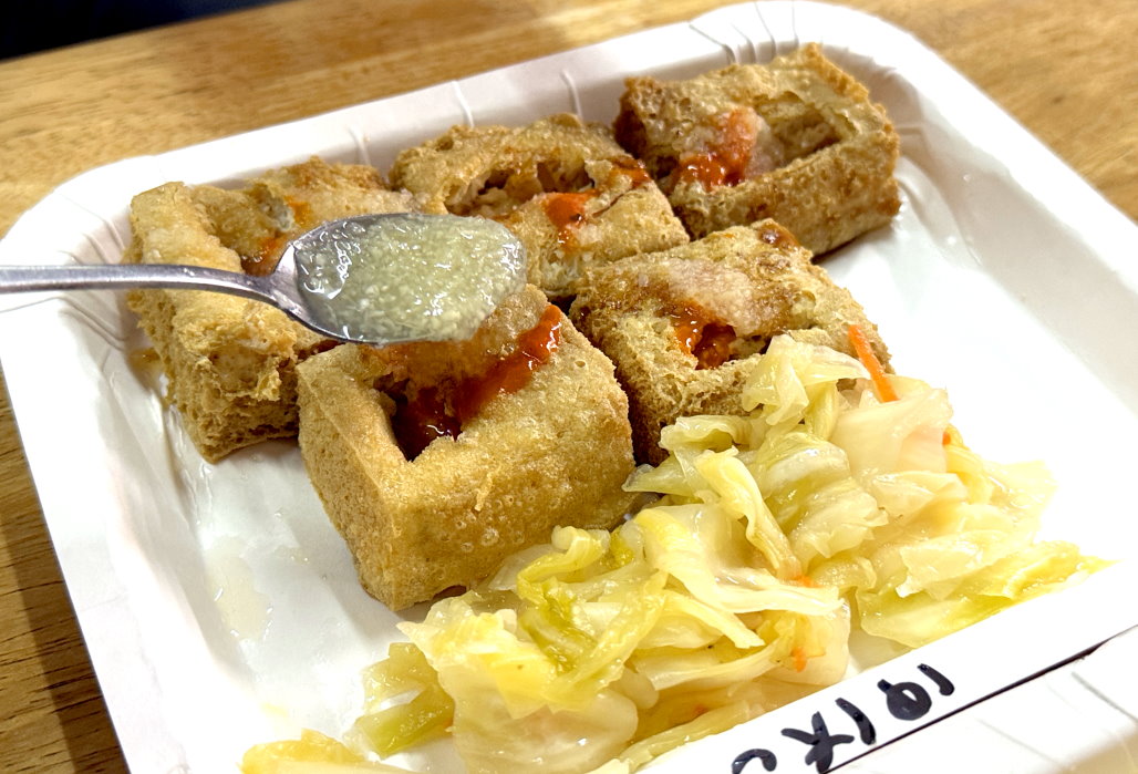 濃鄉臭豆腐｜在地人狂推台中第一名臭豆腐！外酥內嫩超涮嘴，內用免費湯品飲料超佛心 @猴屁的異想世界
