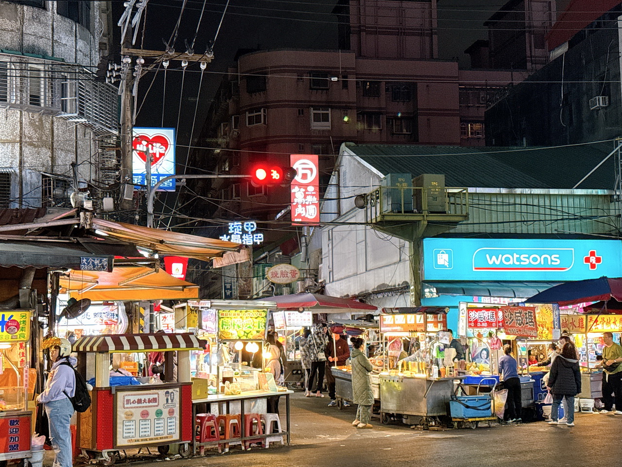 三和夜市必吃美食，貢丸湯可以免費加湯，肉圓皮Q肉大塊香菜自己加，三重50年老店只賣2樣｜萬粒肉圓 @猴屁的異想世界