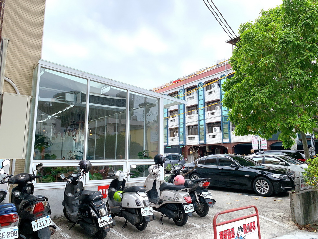 關於餐桌About tables｜彰化員林義大利餐廳，傳說中員林TOP1餐廳，家庭聚餐首選，員林義大利麵推薦 @猴屁的異想世界