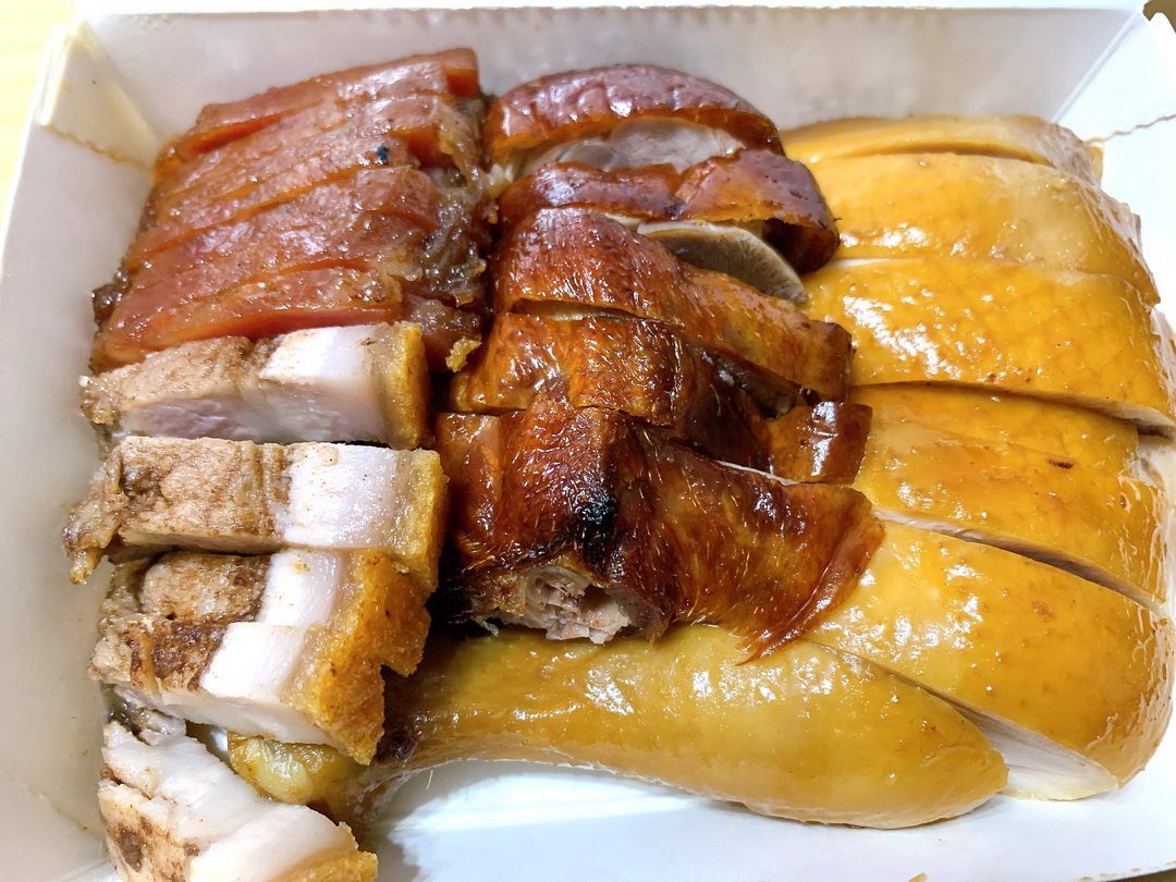 十八燒燒臘專賣店｜台中燒臘便當推薦，脆皮燒肉好吃，貴妃雞腿超讓人驚艷，老闆是香港人口味道地份量十足 @猴屁的異想世界