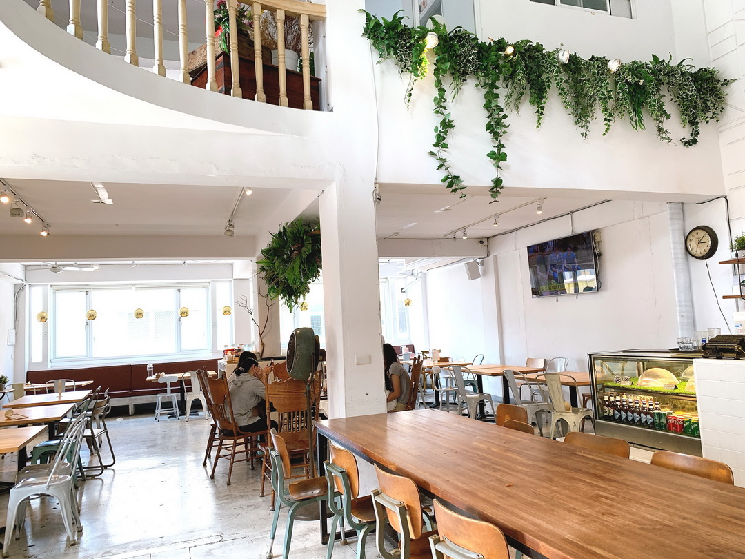 關於餐桌About tables｜彰化員林義大利餐廳，傳說中員林TOP1餐廳，家庭聚餐首選，員林義大利麵推薦 @猴屁的異想世界