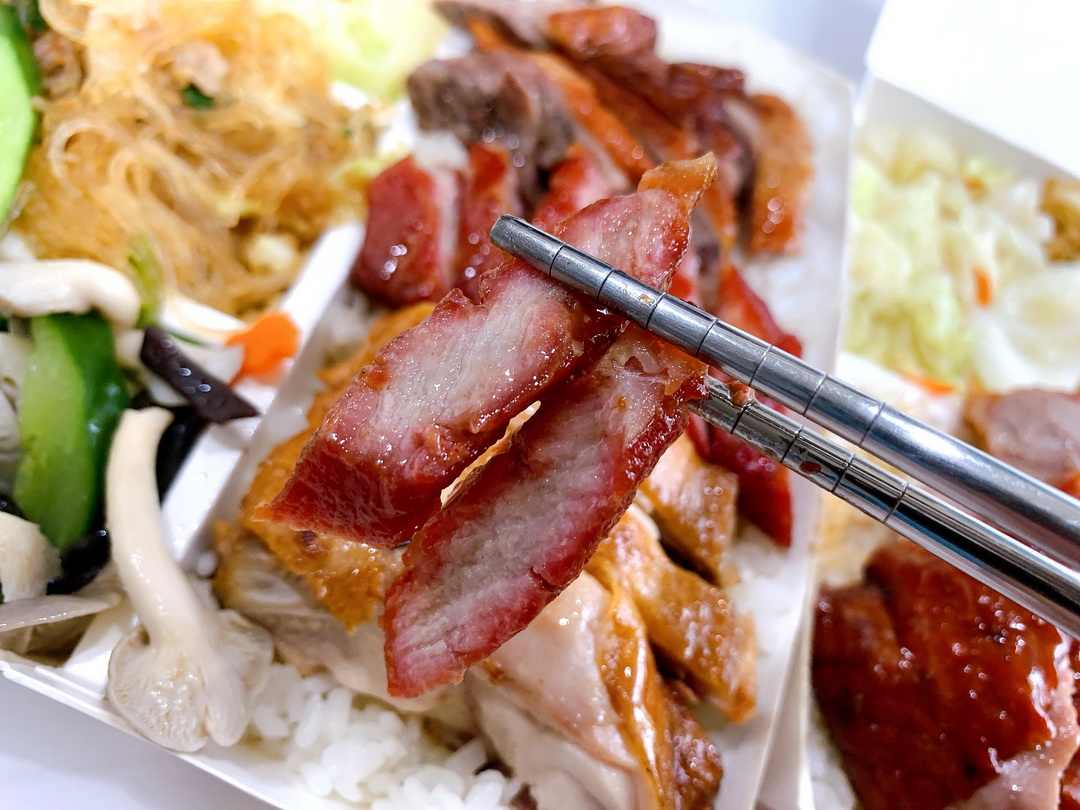 廣珍香燒臘快餐館｜台中西屯超人氣燒臘店，每天都大排長龍，烤鴨腿飯晚來買不到 @猴屁的異想世界