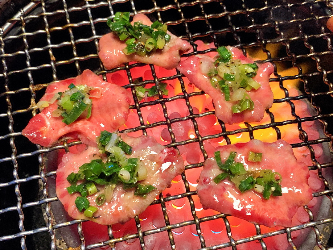 桃園大漠紅頂級燒肉吃到飽｜現切肋眼牛排真的很猛，實現干貝自由 @猴屁的異想世界