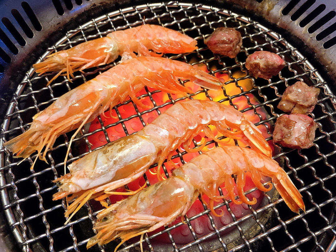 桃園大漠紅頂級燒肉吃到飽｜現切肋眼牛排真的很猛，實現干貝自由 @猴屁的異想世界