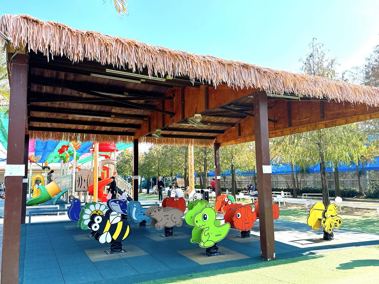 三隻小豬觀光農場｜嘉義親子景點門票只要100元，根本小型動物園，有可愛水豚、狐蒙、浣熊 @猴屁的異想世界