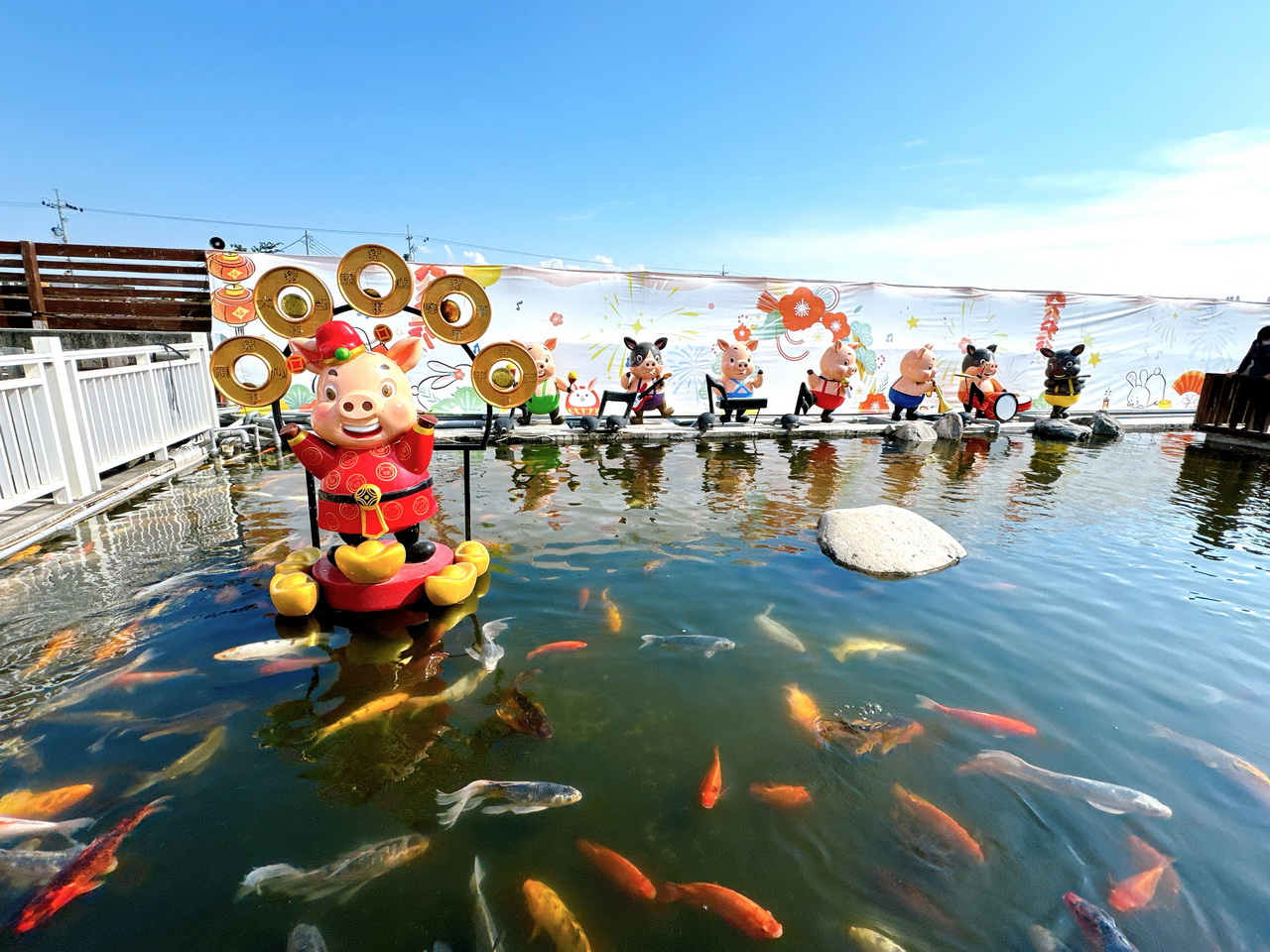 三隻小豬觀光農場｜嘉義親子景點門票只要100元，根本小型動物園，有可愛水豚、狐蒙、浣熊 @猴屁的異想世界