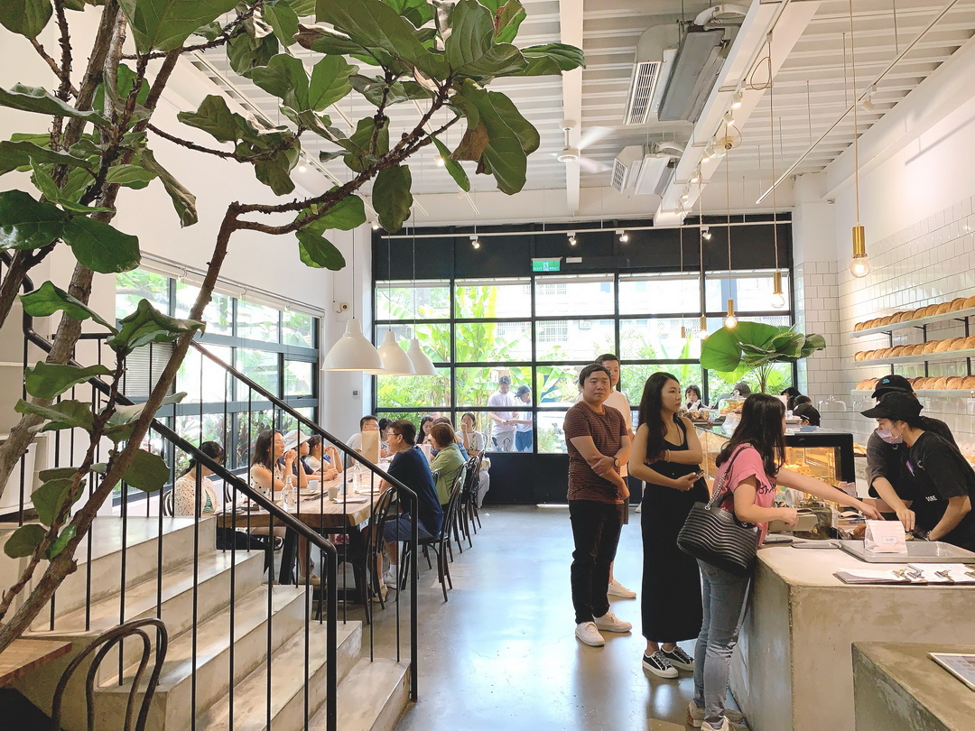Dore多爾法式烘焙｜台中森林系早午餐超夯，法式麵包超專業，大排隊也值得，附停車場 @猴屁的異想世界