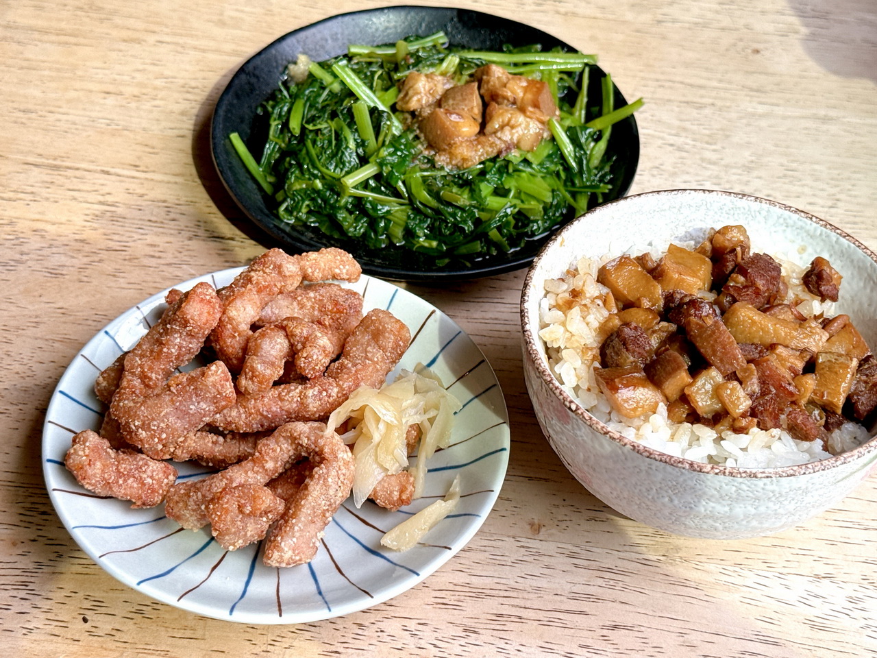 【食谷飯堂】台中超強魯肉飯，隱藏在勤美附近，傳統手工魯肉超好吃，肥肥的超邪惡，平價美味老店 @猴屁的異想世界