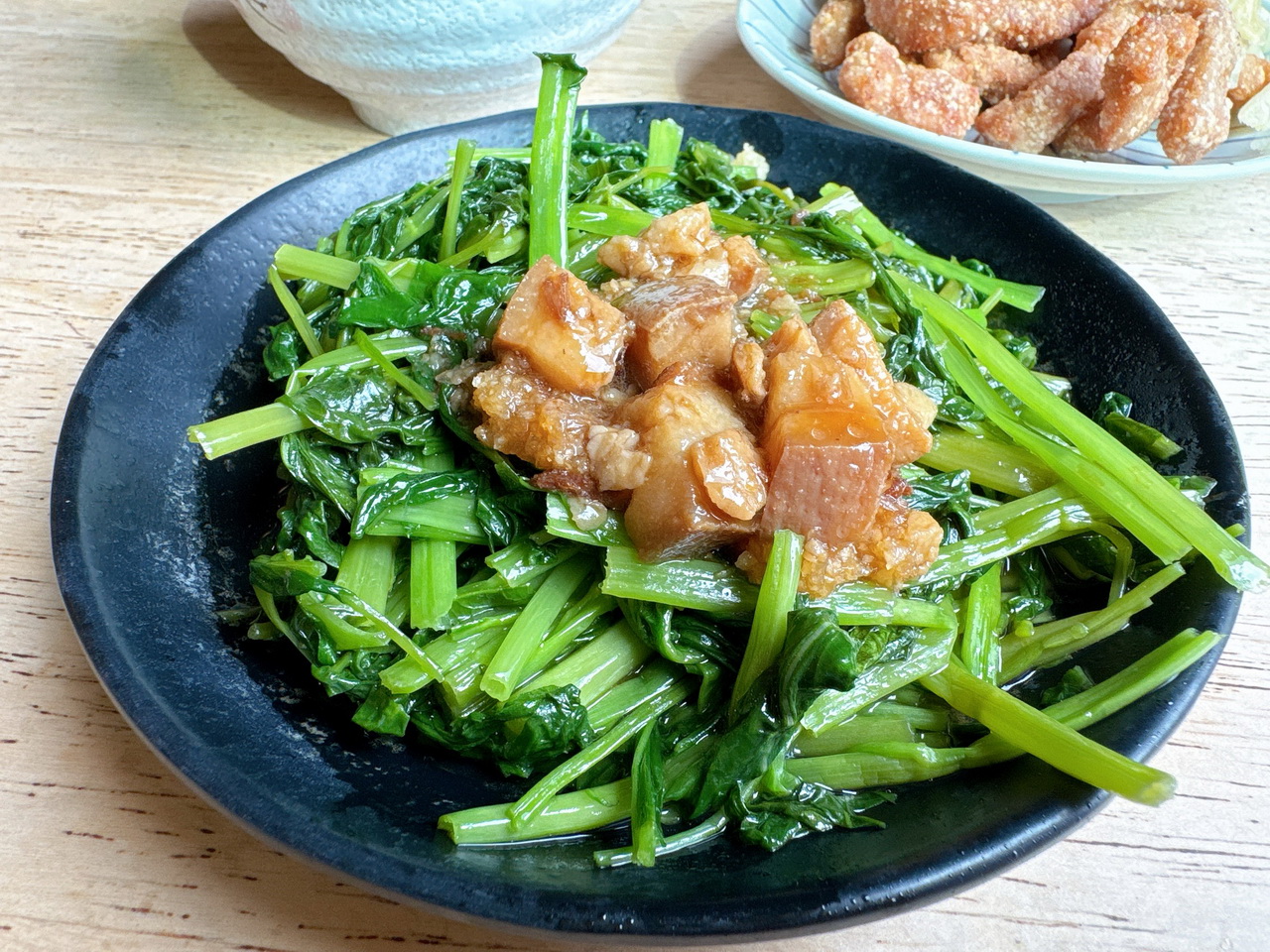 【食谷飯堂】台中超強魯肉飯，隱藏在勤美附近，傳統手工魯肉超好吃，肥肥的超邪惡，平價美味老店 @猴屁的異想世界