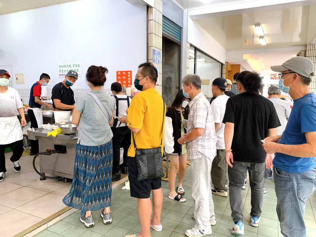 台中肉員｜米其林必比登推薦台中肉圓老店！只賣3樣卻超熱賣，長輩最愛這家傳統美食 @猴屁的異想世界